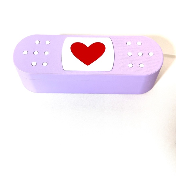 Bandage-Style Storage Case with Heart Design – Cute Lilac Organizer - Picture 3 of 9